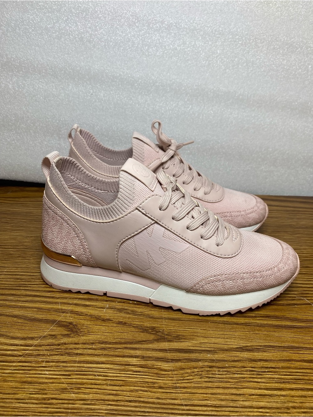 Michael Kors Jenkins Knit Trainer Sneakers Powder Blush Pink Womens Size 5.5 New